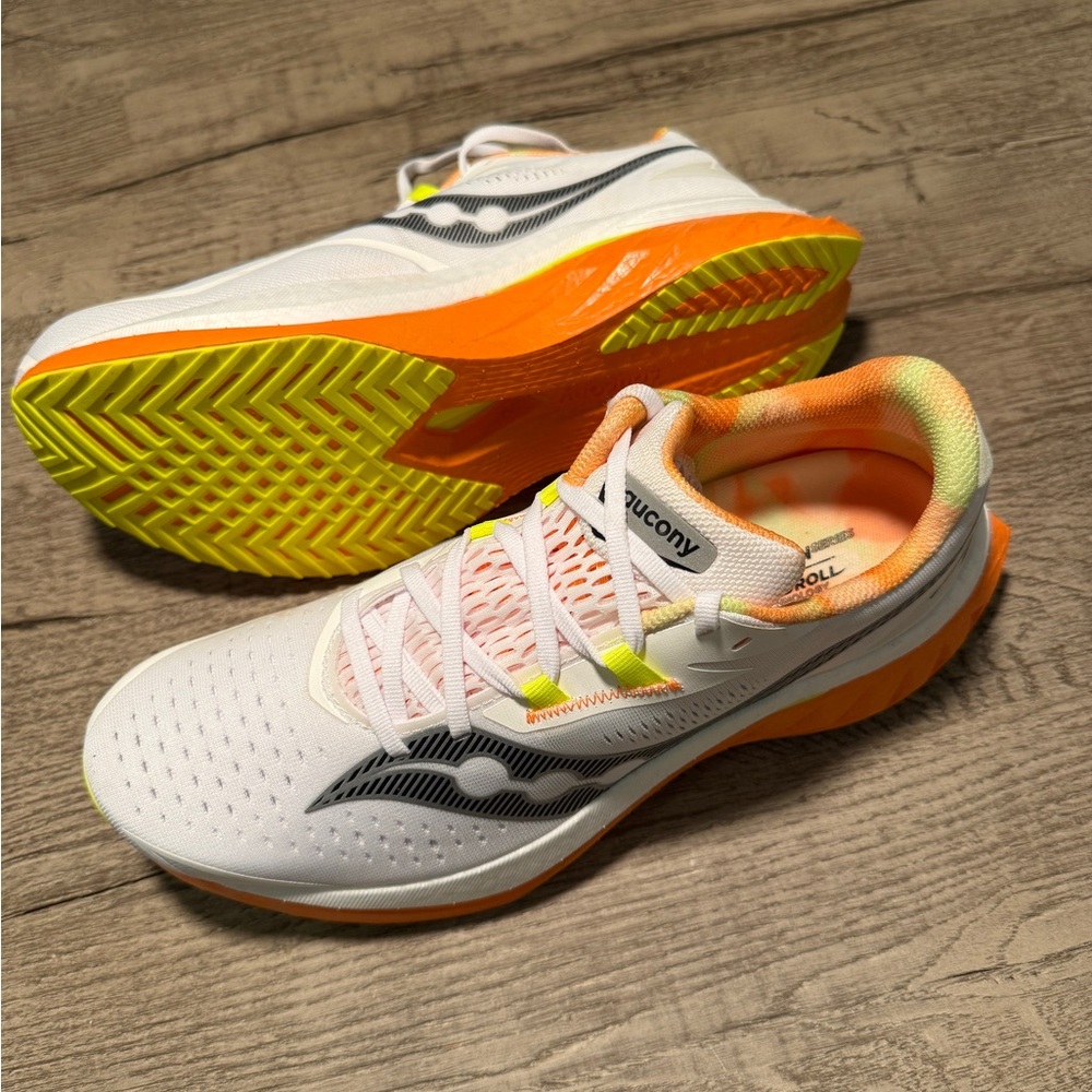 Saucony White Endorphin Speed 4 Sneakers NEW
